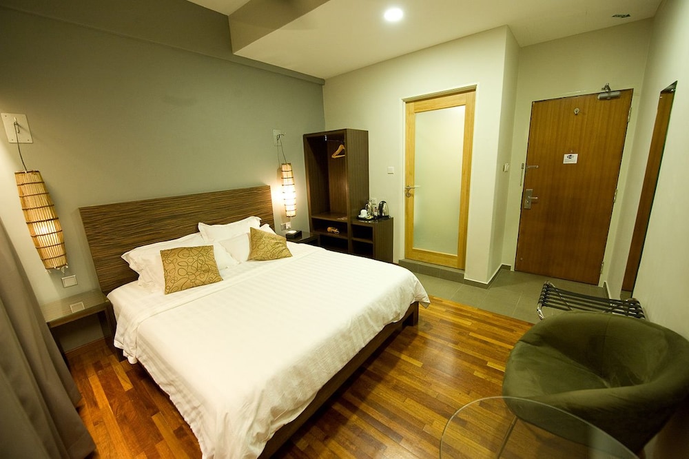 Riverside Boutique Guesthouse 13/24