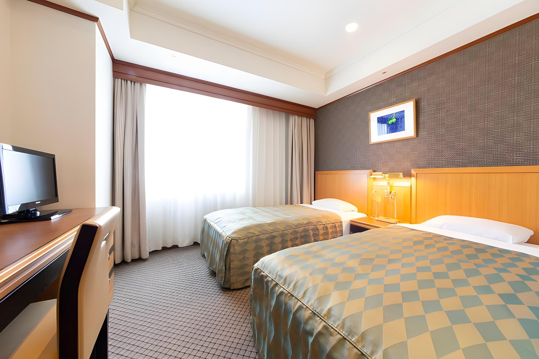 Standard, Twin Beds, Night View, Smoking