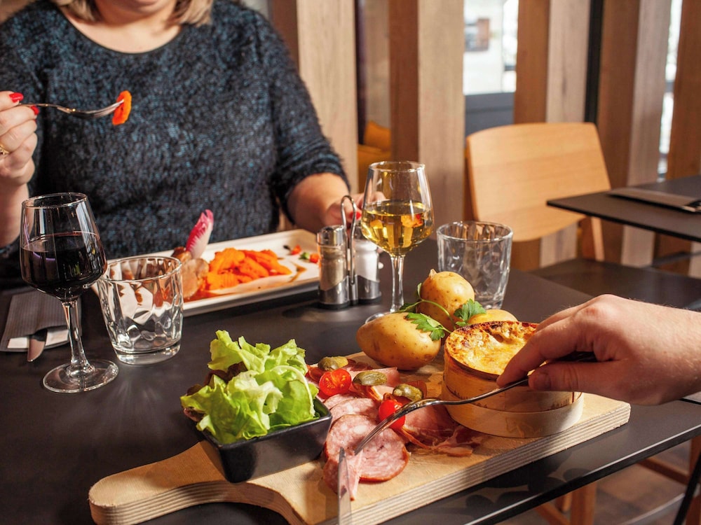 Ibis Pontarlier 38/65