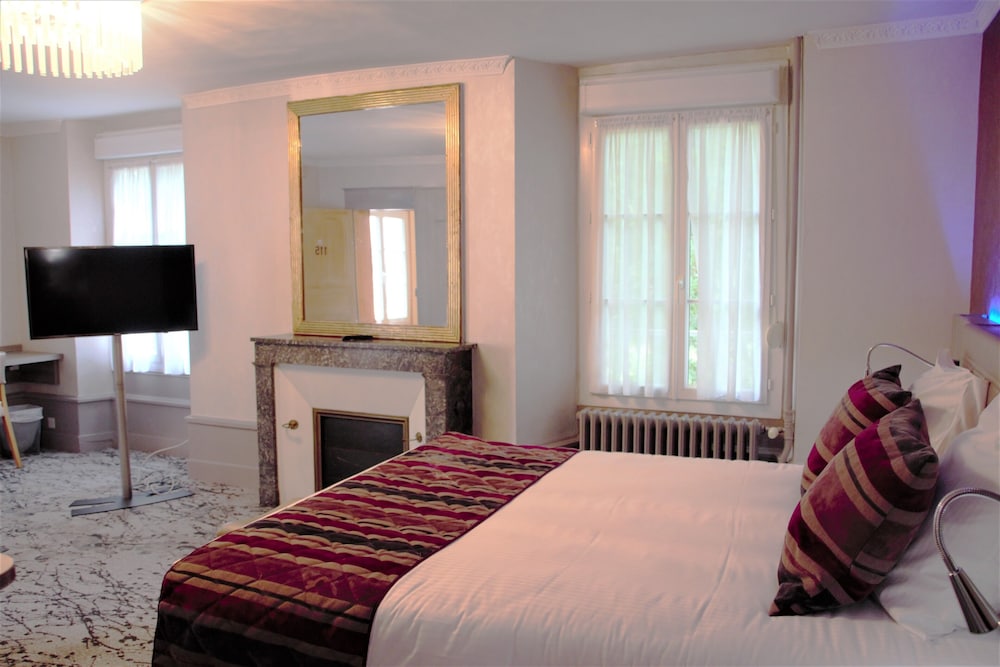 غرفة سوبيريور رباعية بسرير كوين مع أريكة، Hotel the Originals Sens Archotel 6/8