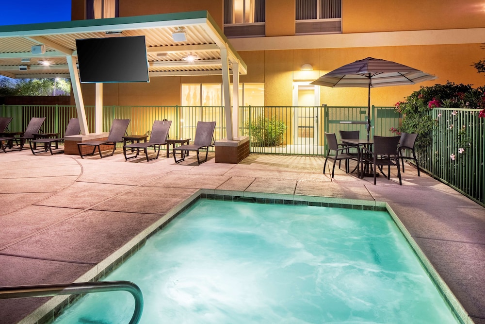 Hyatt Place Phoenix Mesa 36/56