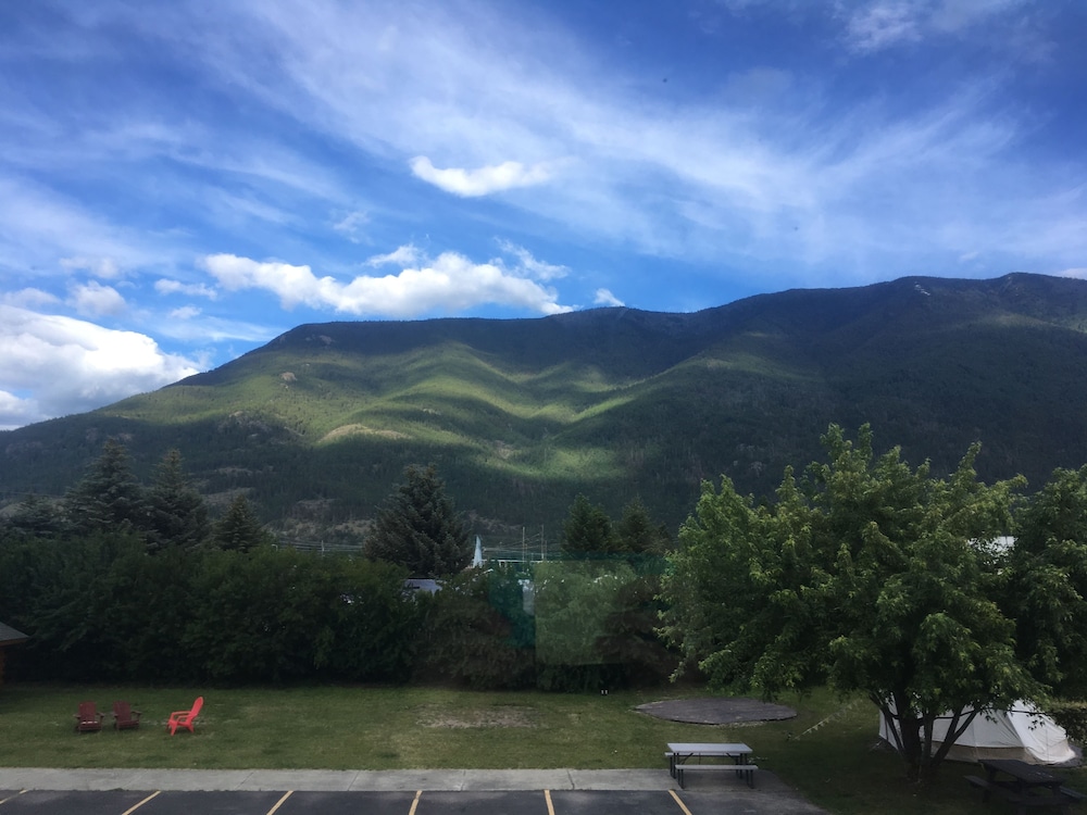 Western Inn-Glacier Park 48/50