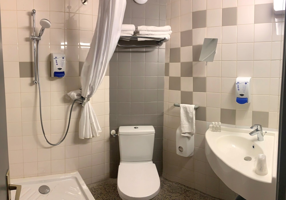 Brit Hotel Suisse Et Bordeaux 25/70