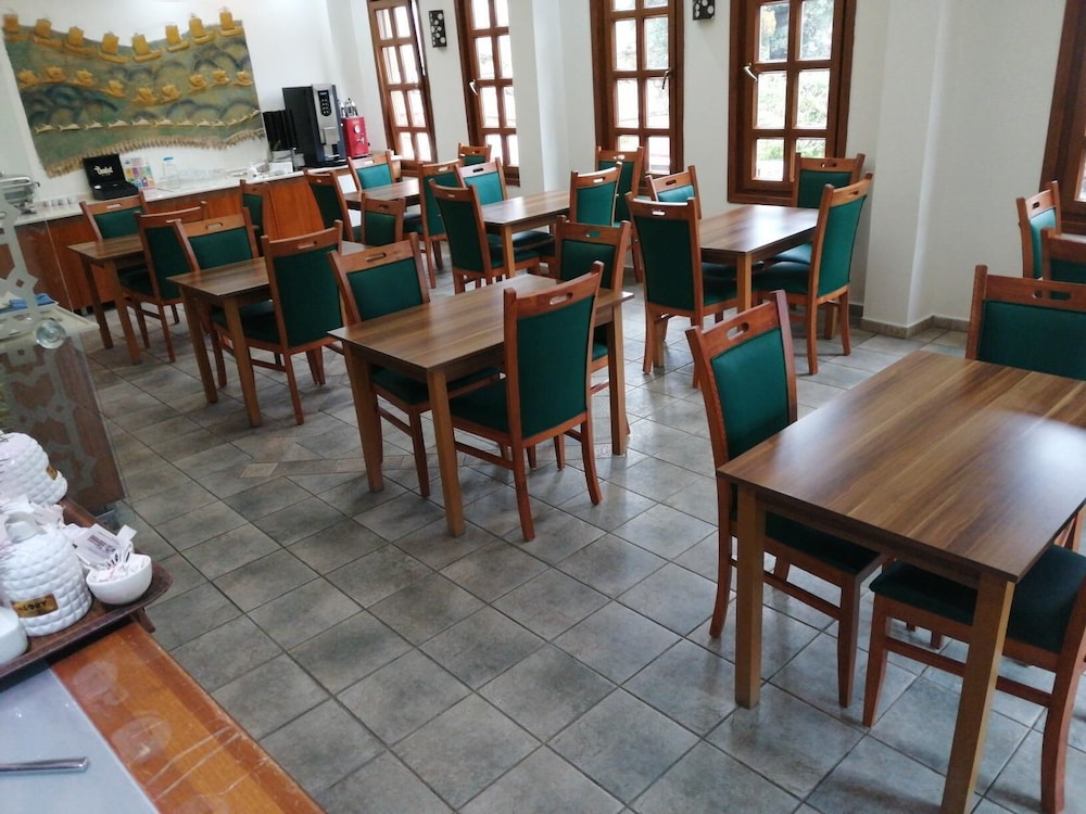 Argos Hotel - Adults Only 61/75