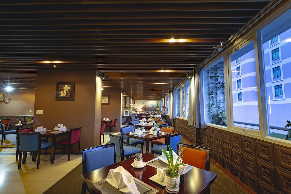 Saigon Hotel 46/50