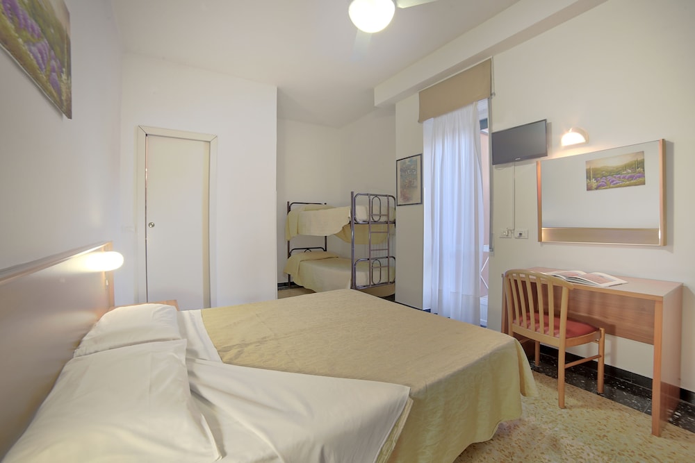 HOTEL MAYOLA 2/73