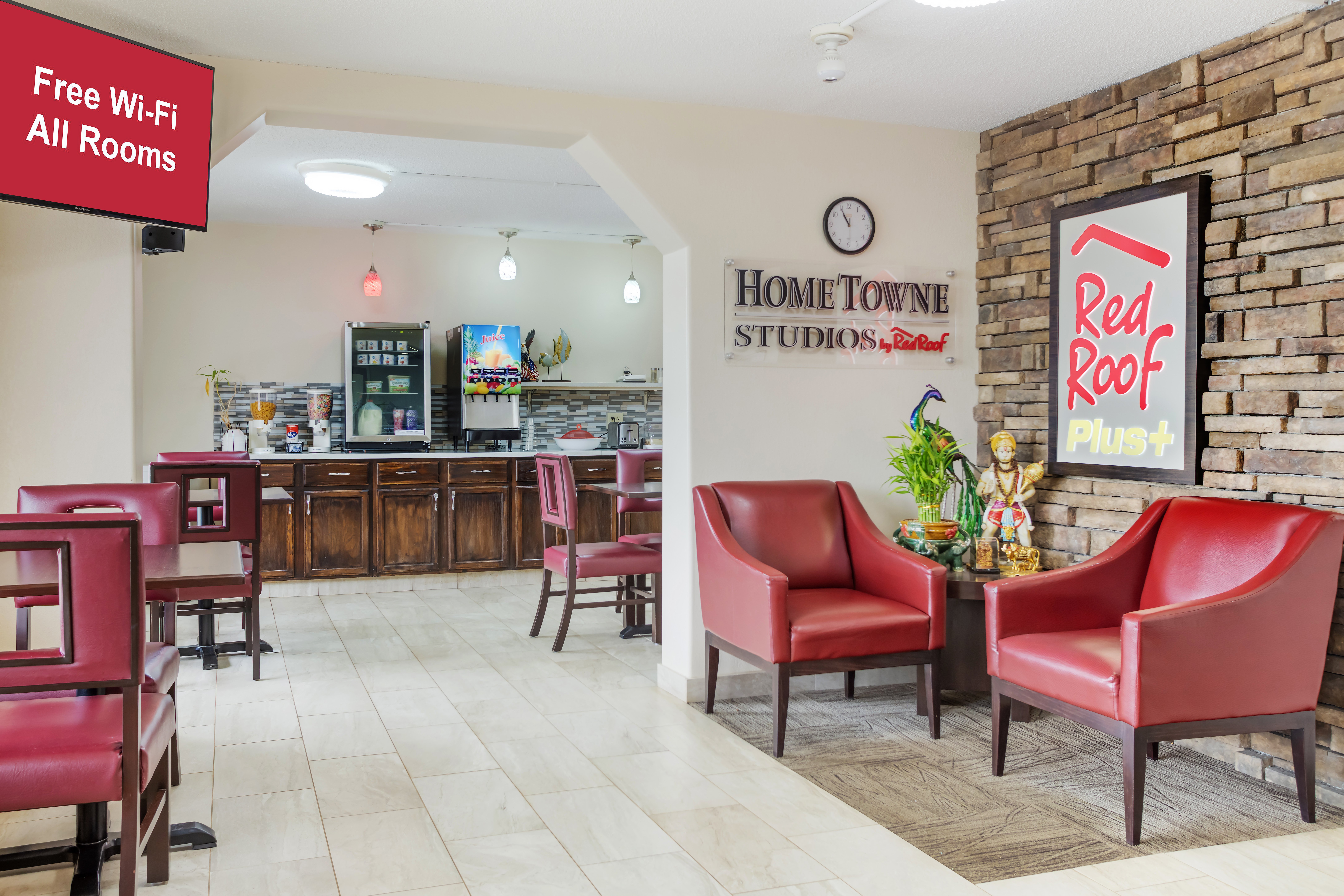 HomeTowne Studios by Red Roof Huntsville - Madison 11/12