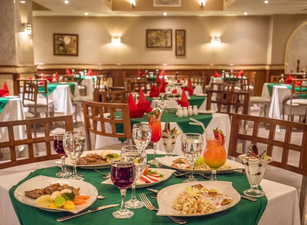 restaurant cafeteria