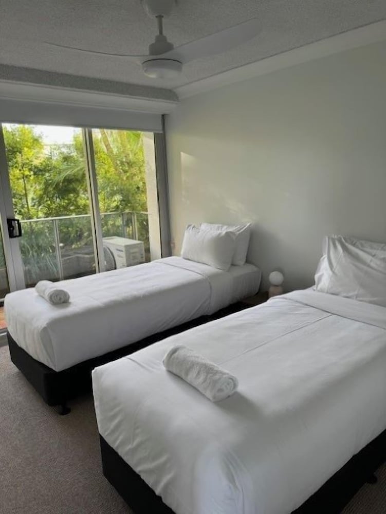 شقة بريميوم بسرير كوين وسريرين منفصلين بغرفتي نوم، Pacific Regis Apartments 8/10