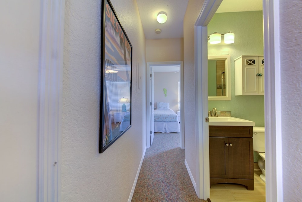 The Ringling Beach House 28/75