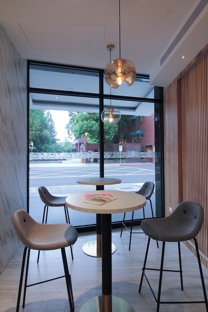 Hotel B 35/50