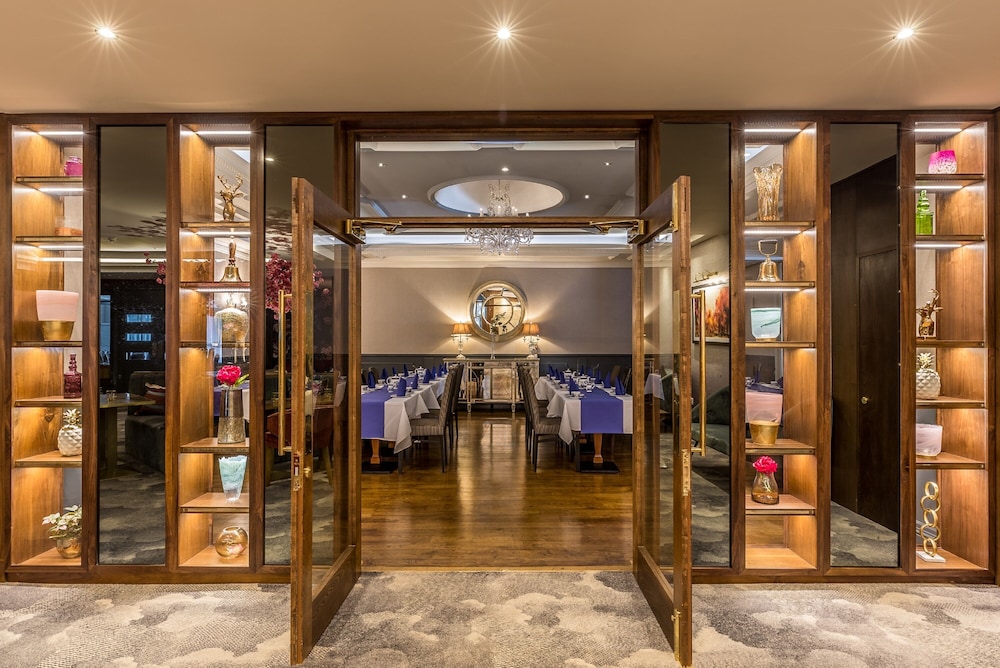 Lobby at Dublin Skylon Hotel, DUBLIN