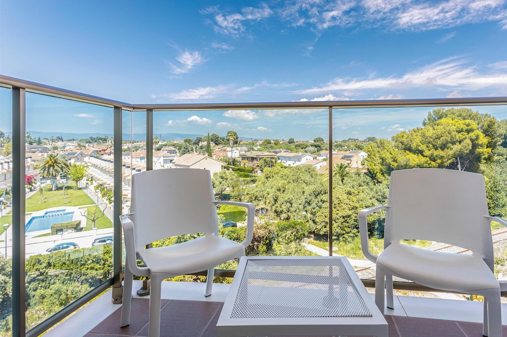 Best Cambrils Hotel 65/68