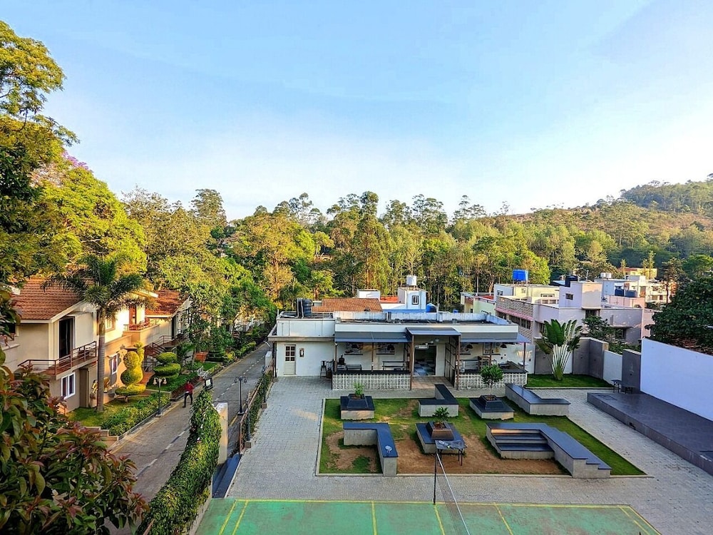 TGI STAR Holidays Yercaud 6/48