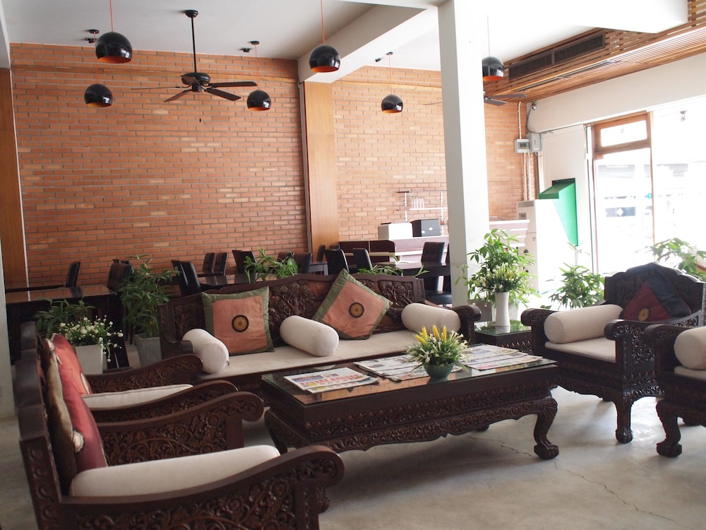RoongRuang Hotel 17/27