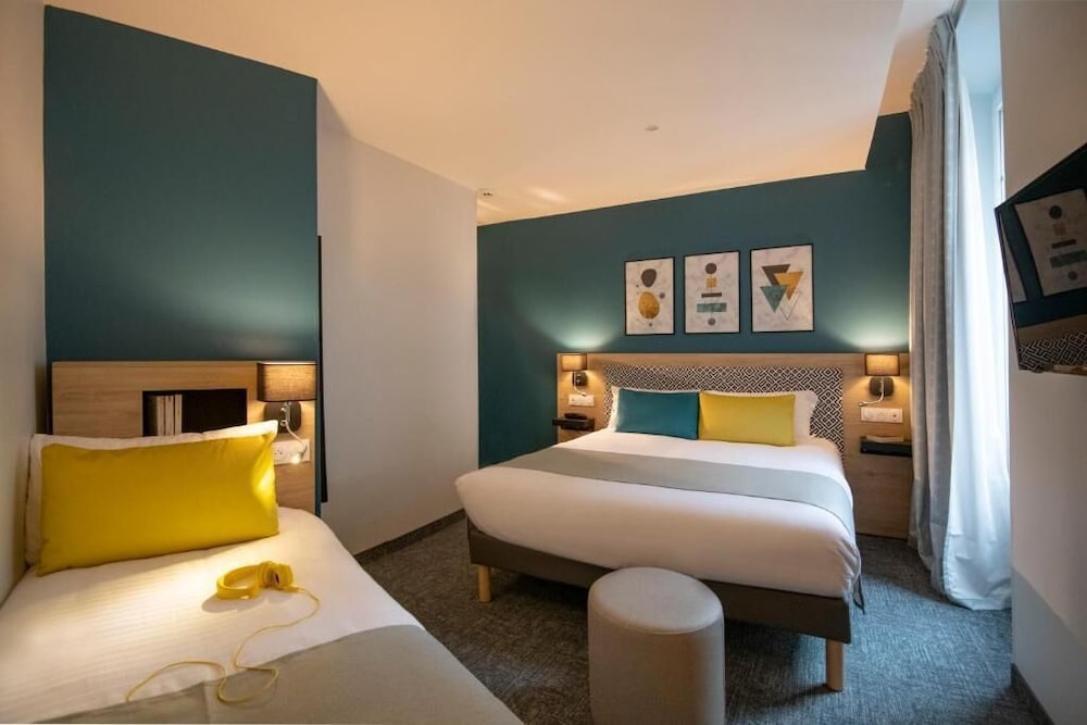 Bristol Hotel 20/61