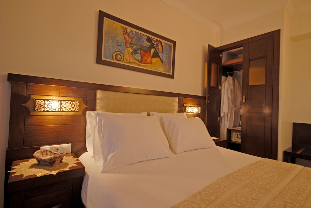 Tourist Hotel 9/63