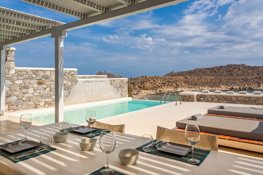 Casa del Mar Mykonos Seaside Resort in MYKONOS