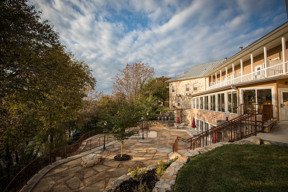 Gruene River Hotel & Retreat 38/50