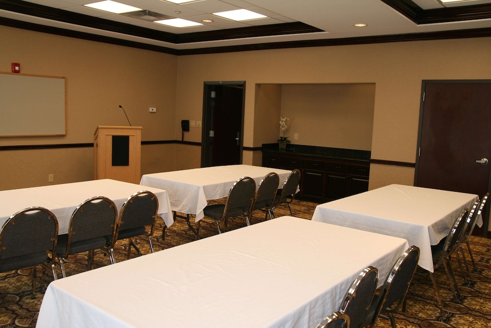 Hampton Inn Suites Galveston 63/68