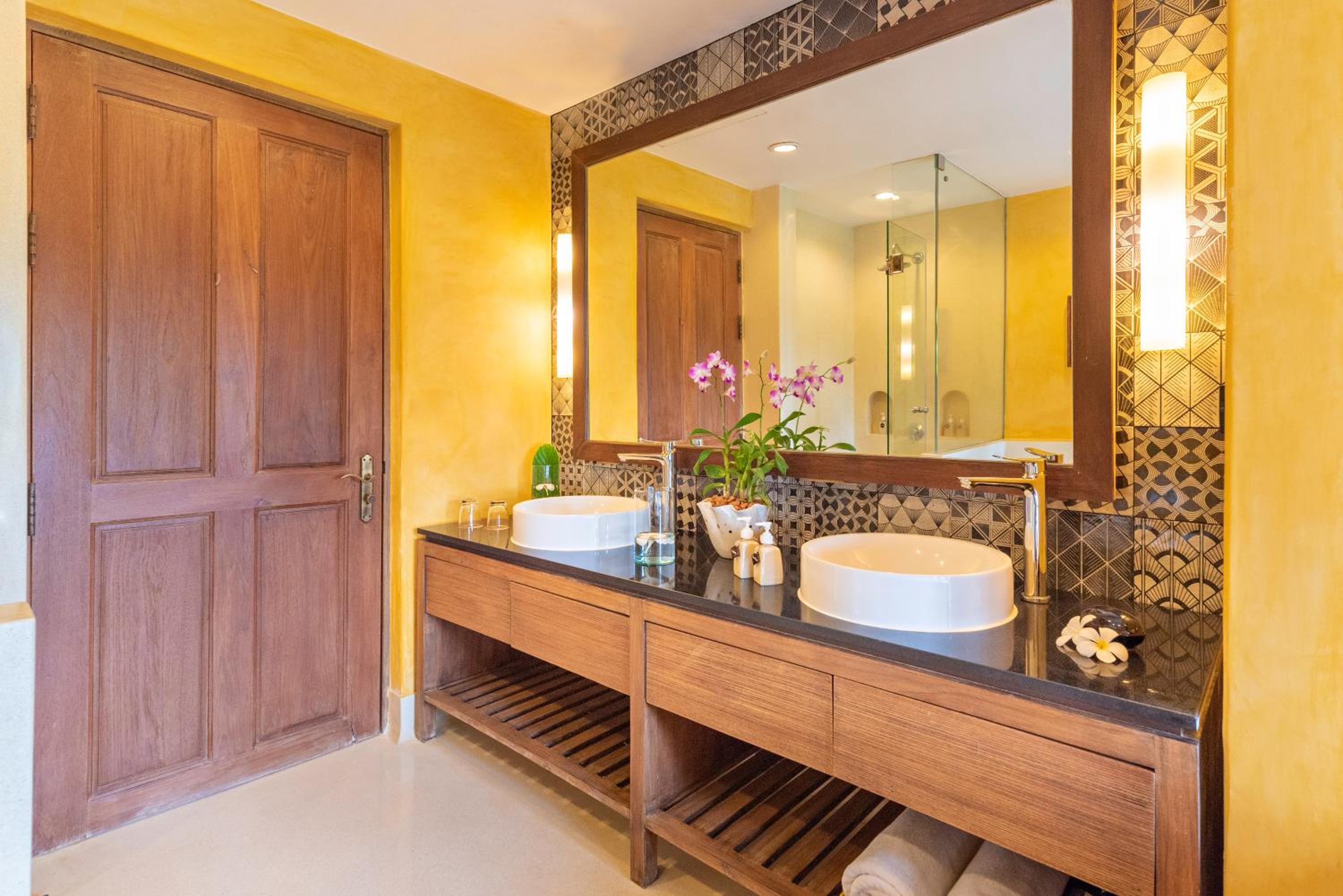 BOUTIQUE, OCEAN, RETREAT