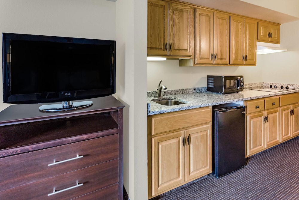 Americinn By Wyndham Hotel And Suites Long Lake 43/50