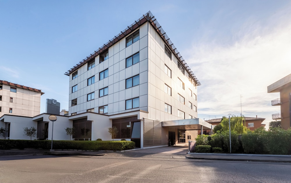 Hotel Palace Verona 65/70