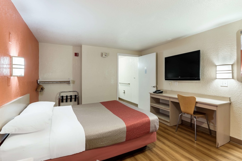Motel6 Newport News, VA 10/38