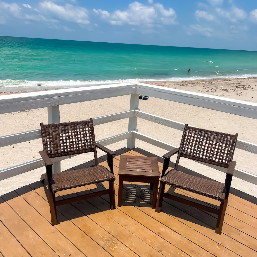 Pearl Beach Inn 38/54