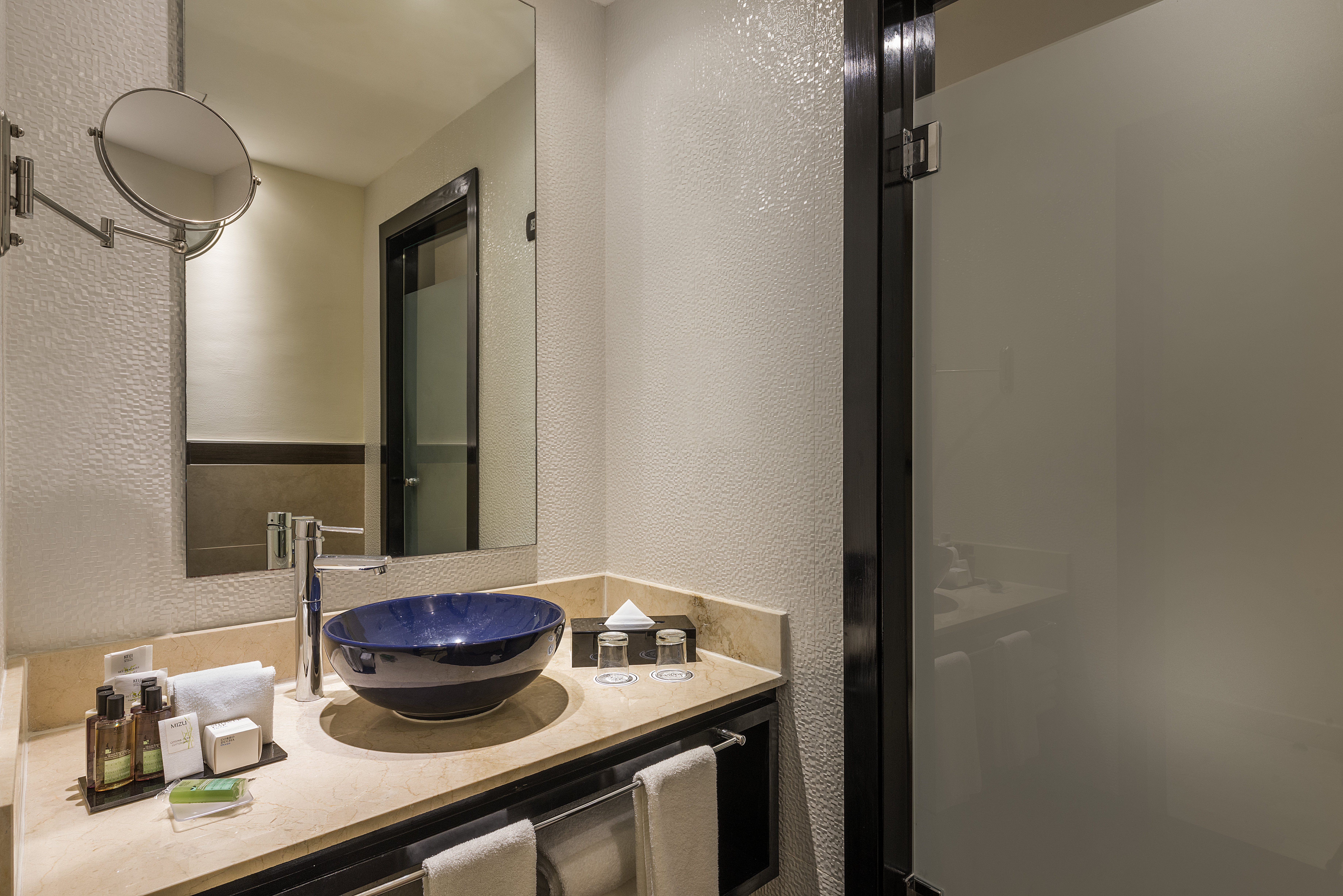 Romance, Privilege, Suite, Hot Tub