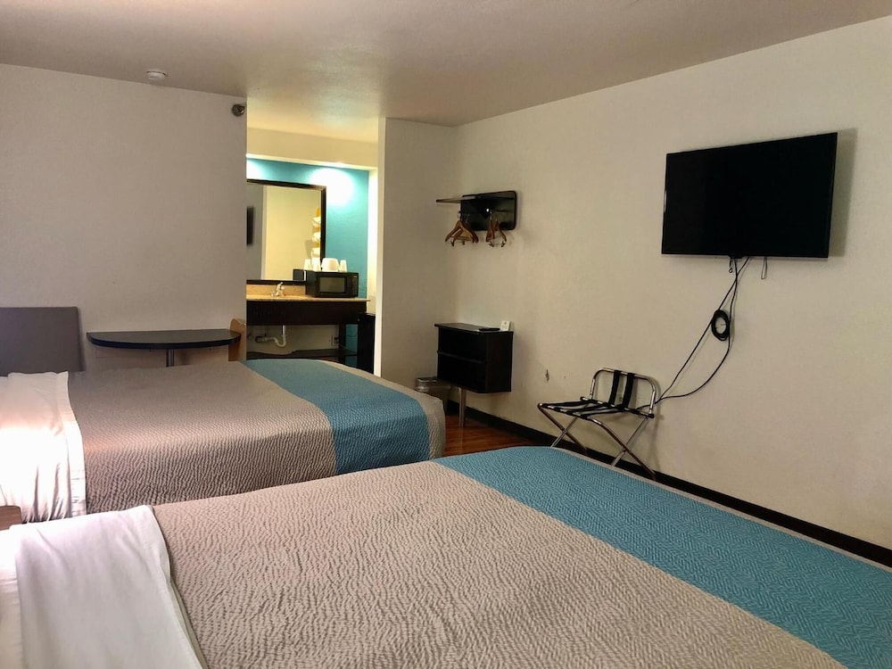 Motel6 Nashville, TN - Airport 36/54