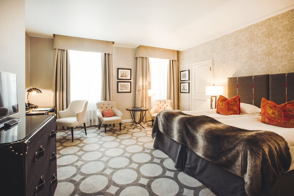 DELUXE, TWIN BEDS