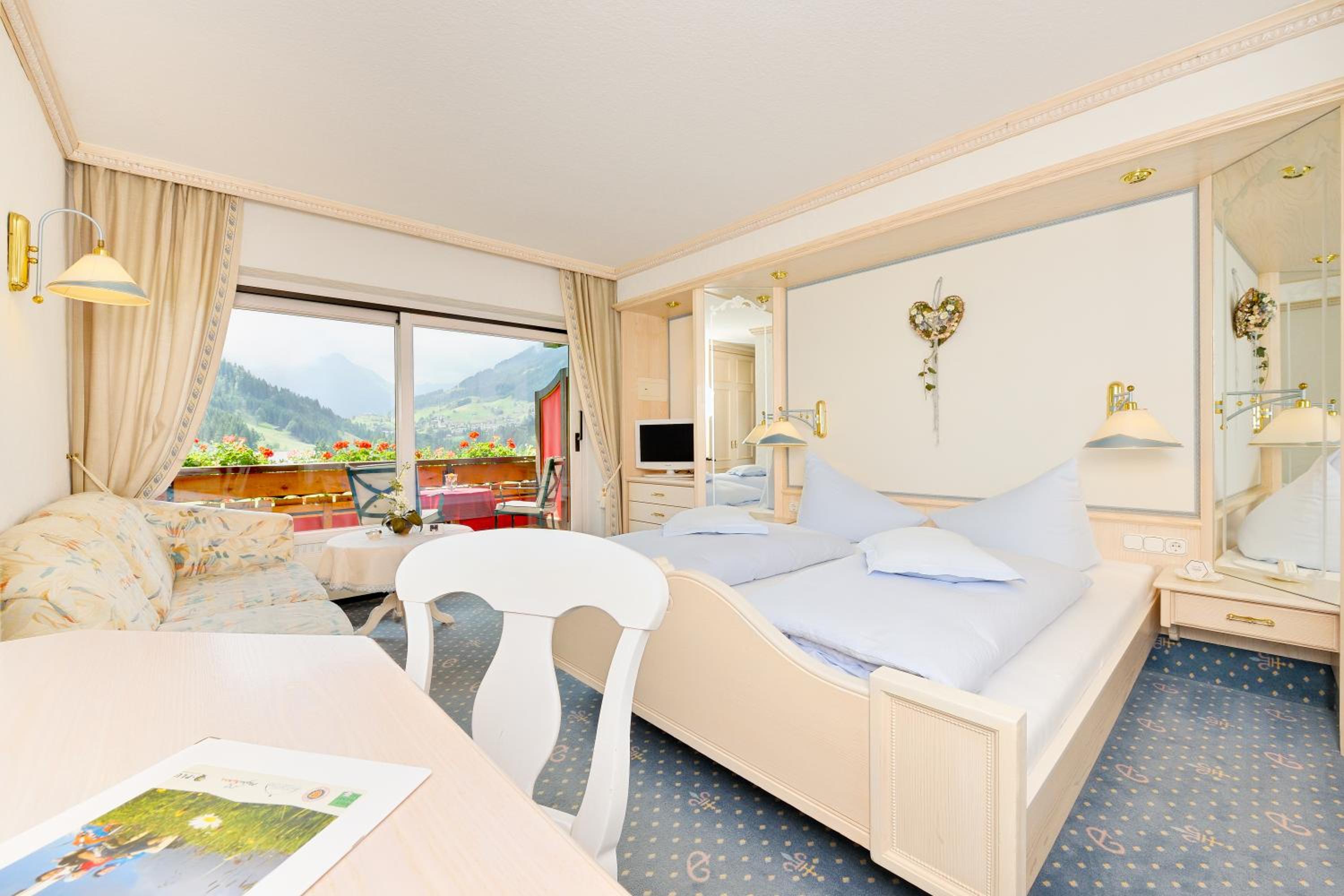 Ski and activity hotel Almhof Rupp 10/24