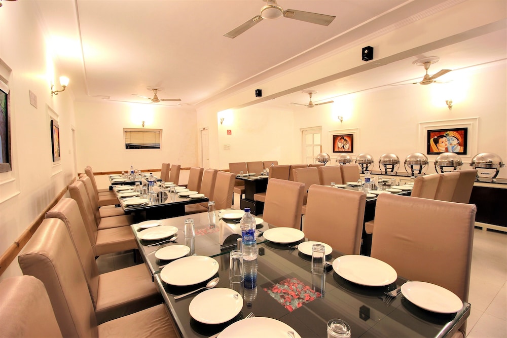 NEELESH INN 26/39