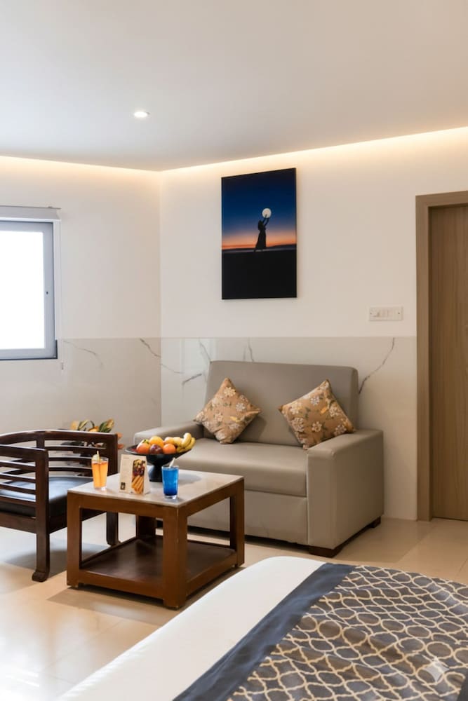 AIRPORT HOTEL DELHI 37 48/64