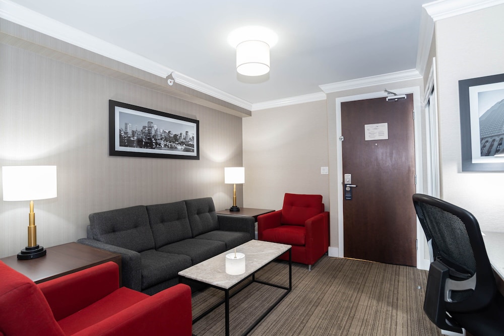 Sandman Hotel & Suites Calgary South 44/65