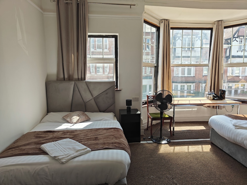 Campbell S Guest House 7/50