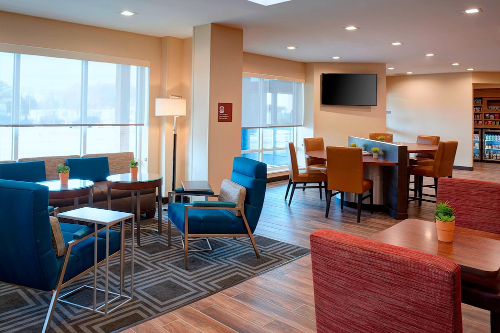 Towneplace Suites By Marriott Grand Rapids Airport 31/36