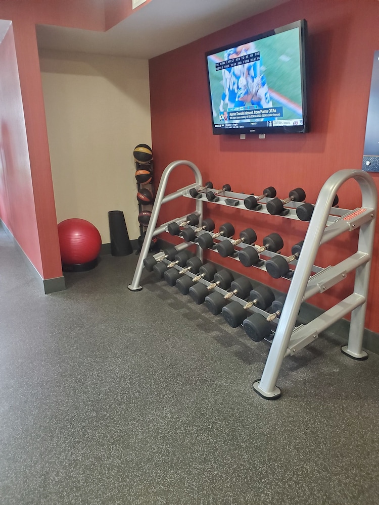 Hampton Inn and Suites Jamestown ND 12/26