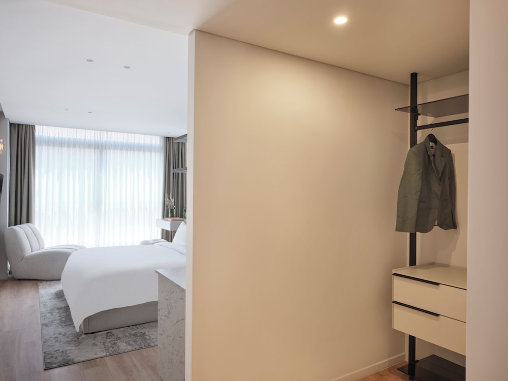 NUR Aparthotel Athens 33/35