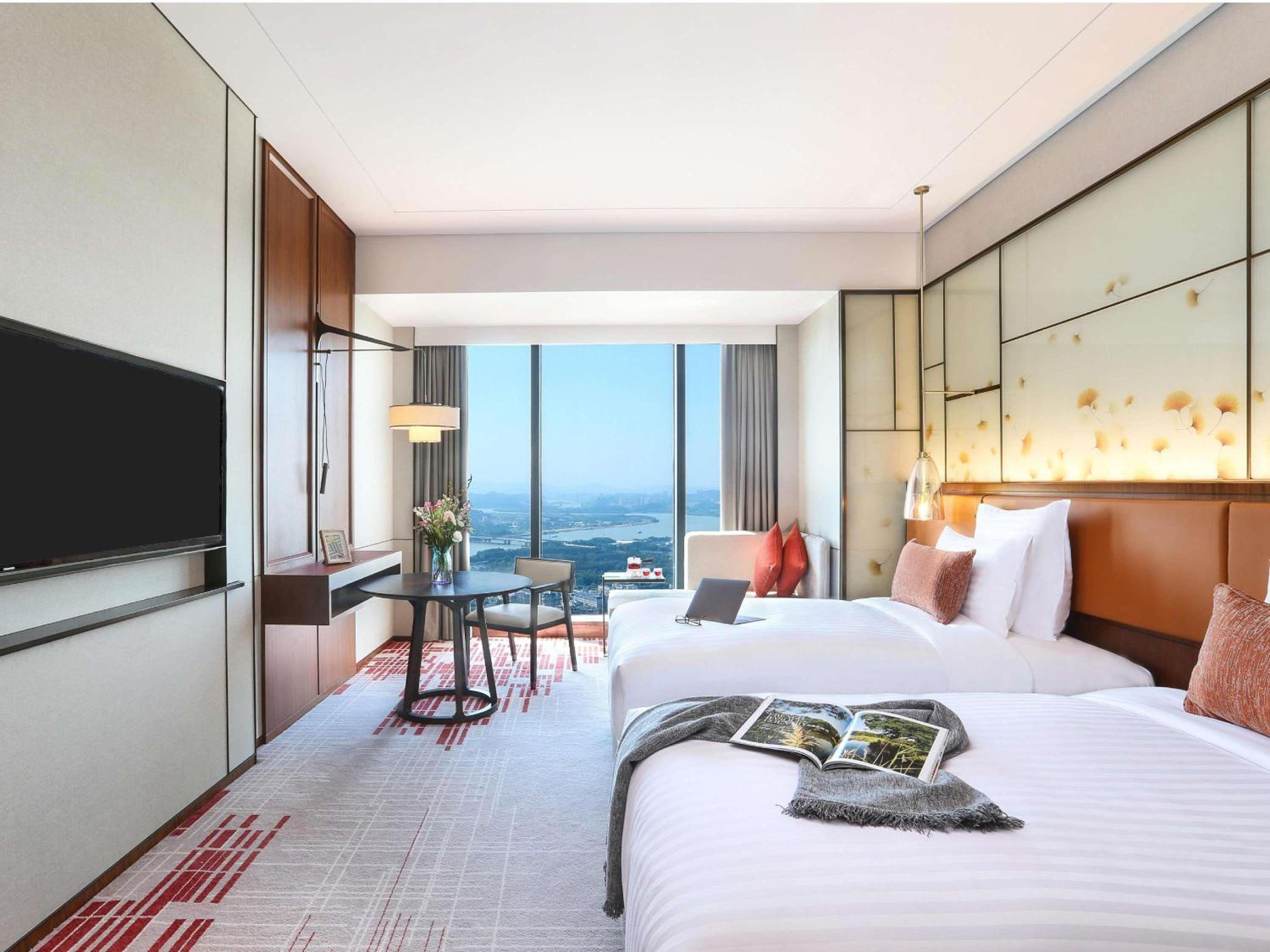 Premier, Deluxe, Twin Beds, River View, Lounge Access, High Floor