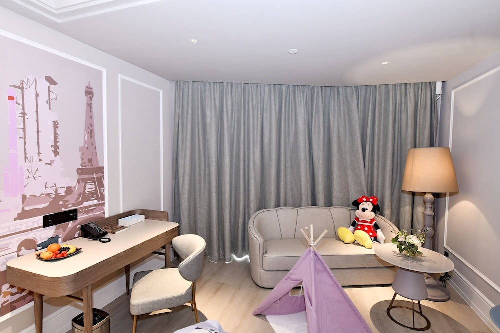 Mercure Xichang Qionghai Wetland 28/32