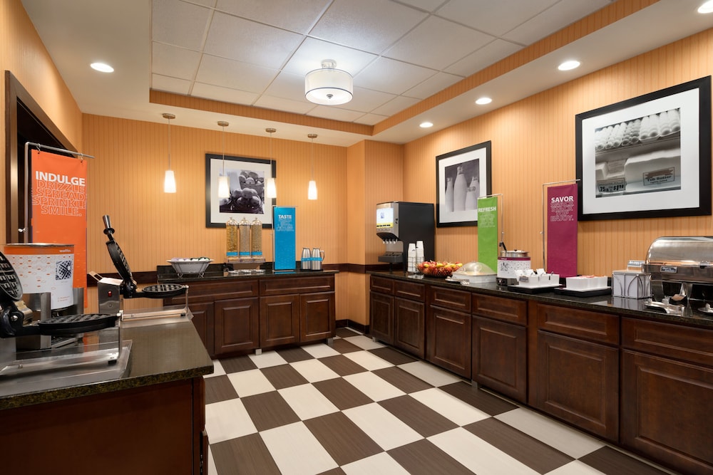 Hampton Inn & Suites Birmingham East Irondale 6/37