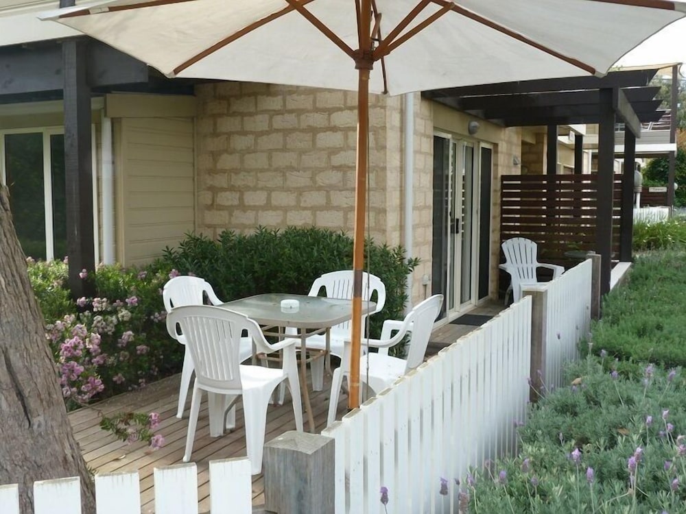 SEAHAVEN VILLAGE 62/68