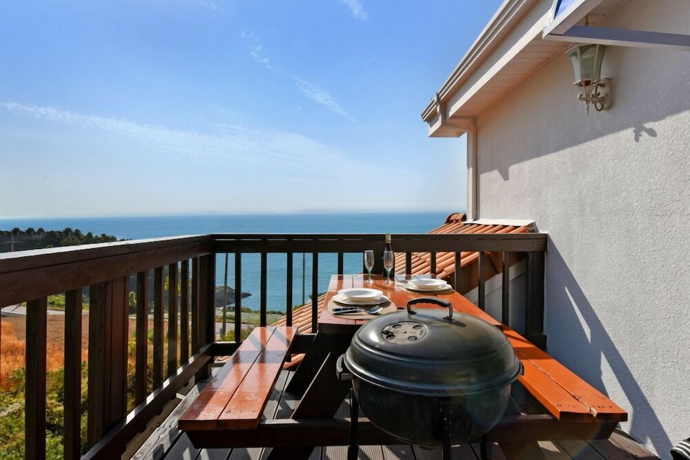 Namhae Bluemare Pension 6/50