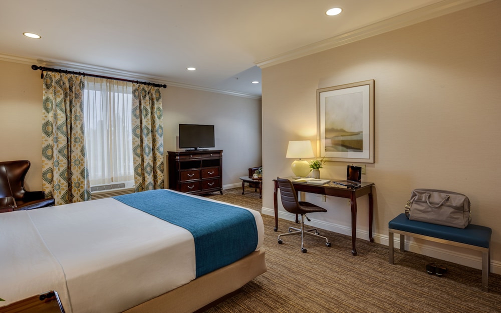 Ayres Hotel Fountain Valley 11/49