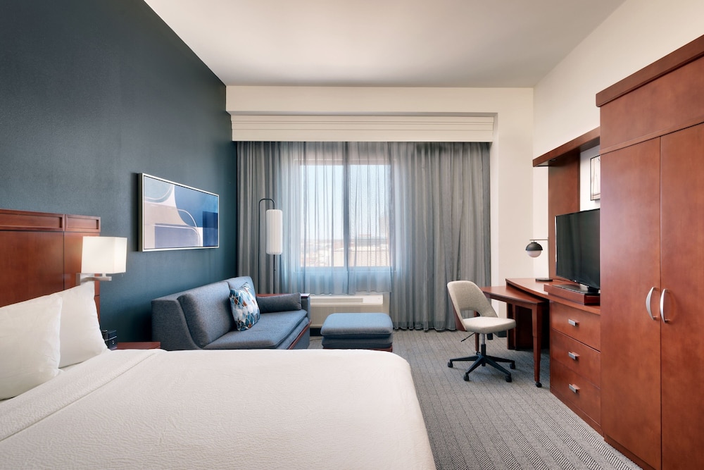 ROOM, KING BED, SOFA