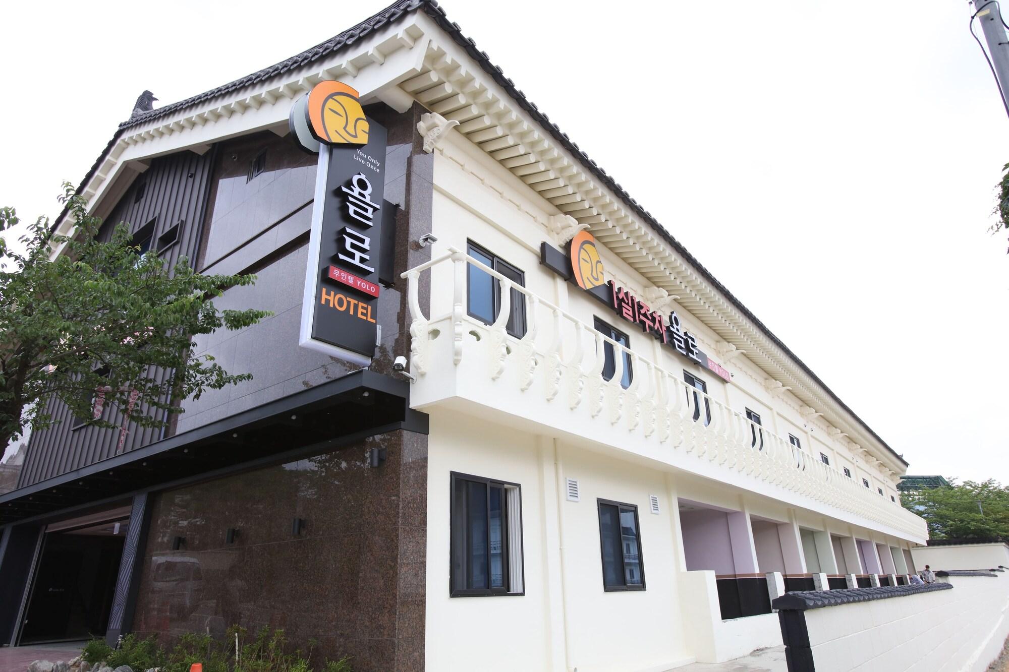 Hotel Yolo 2/53