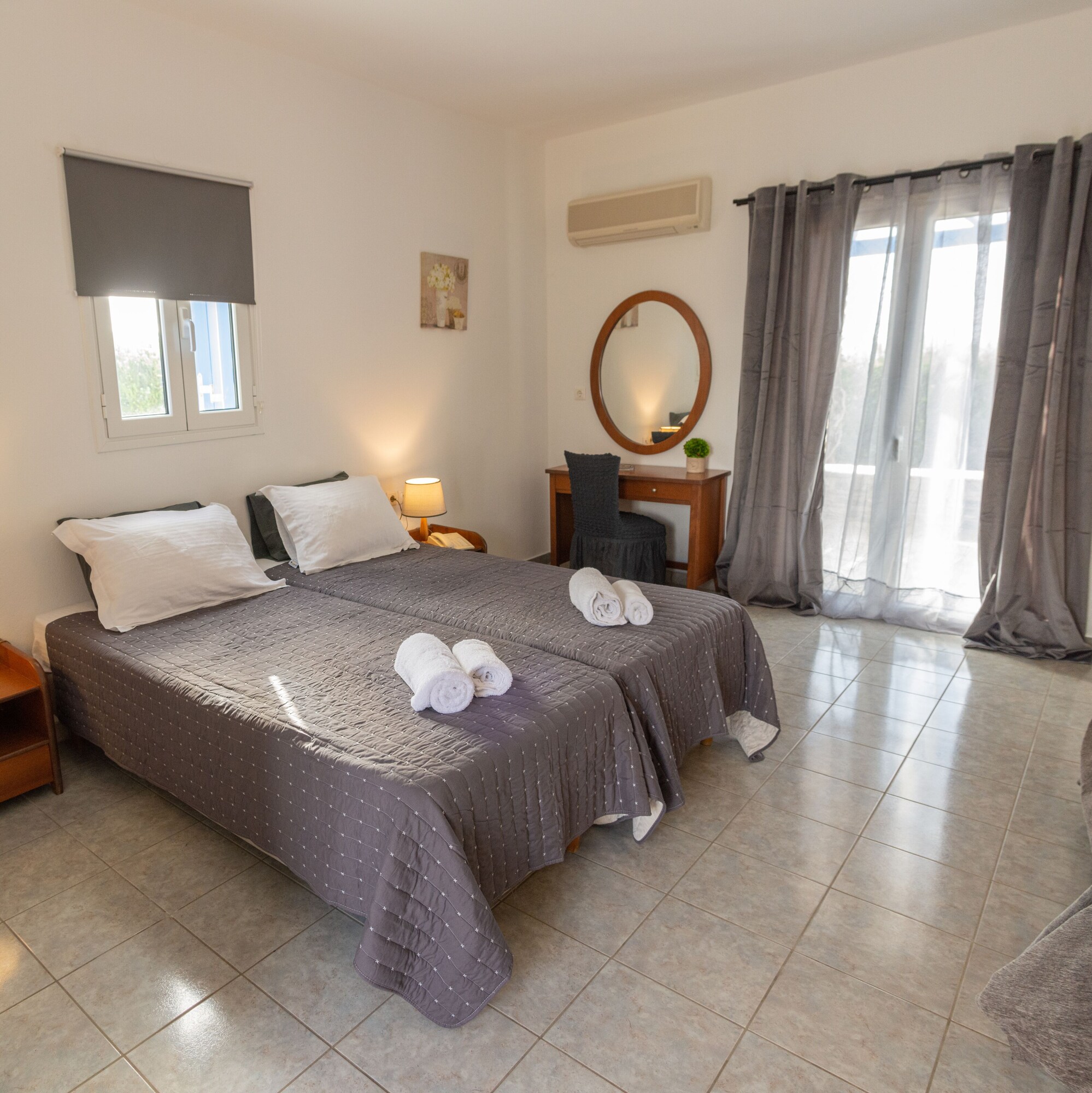 DELUXE, DOUBLE BED, SEA VIEW