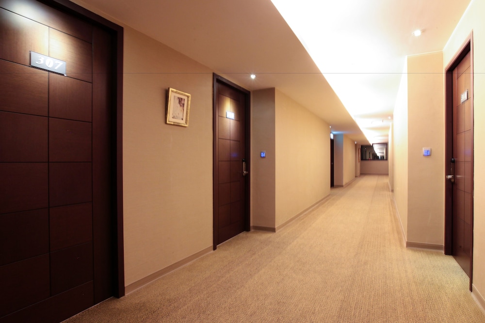 L'arc Hotel 24/51